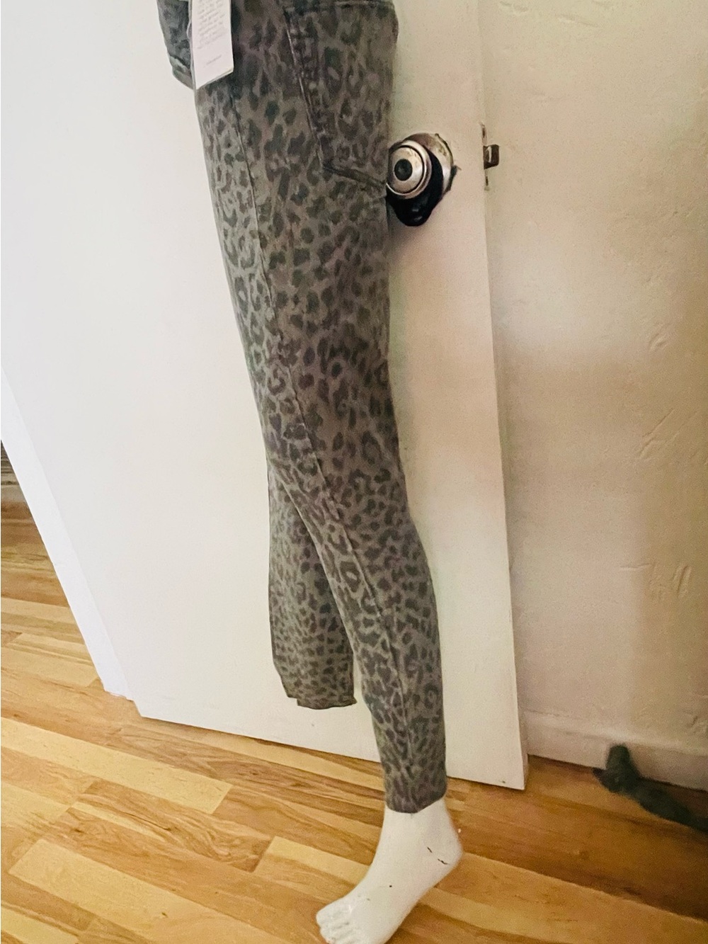 Women's Skinny Gray Leopard Print Jeans